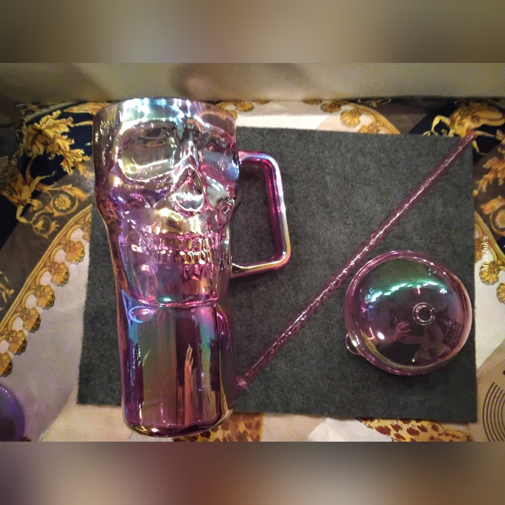 Skull tumbler
